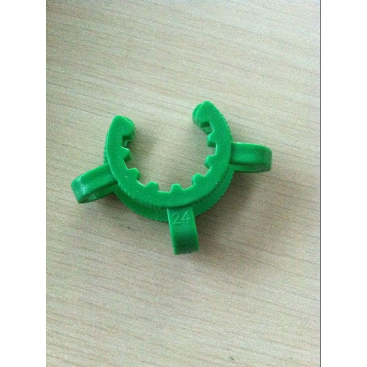 Order the green keck clips for ground joints in India. Perfect for secure fittings. Available online now.