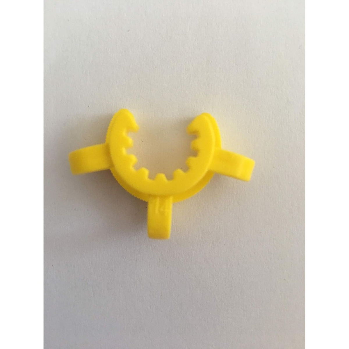 Shop high-quality yellow Keck clips for standard taper ground joints, available for order in India today.