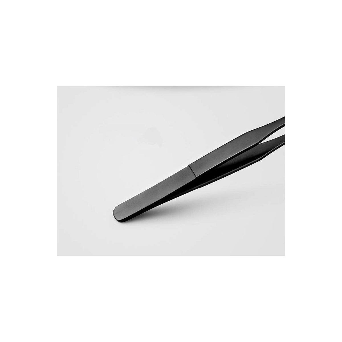 Curved Aquarium Tweezers in stainless steel, specially curated by Curat Cart for precision in aquatic care. Perfect for aquarists.