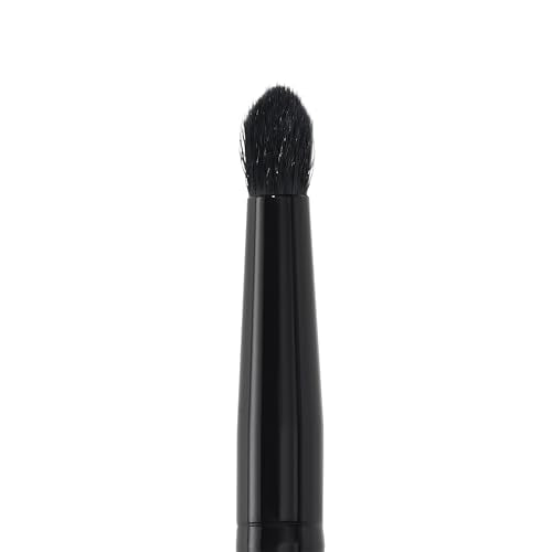 Buy now e.l.f. Smudge 'N Smoke Eyeliner Brush, Multi-Use Eyeshadow & Eyeliner Brush For Creating A Perfect Smoky Eye, Vegan & Cruelty-Free at indiglob india