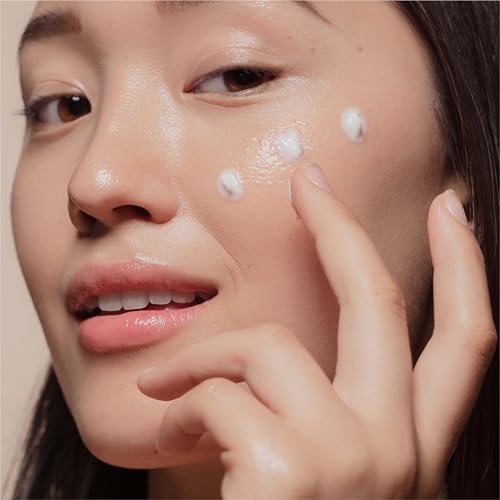 Buy now Neutrogena Oil Free Acne Moisturizer, .5% Salicylic Acid Acne Treatment, Pink Grapefruit Face Lotion for Breakouts, Non-Greasy & Non-Comedogenic, 4 fl. oz at indiglob india