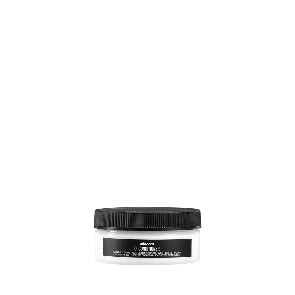 Davines OI Conditioner, Rich Creamy Hydrating Conditioner for All Hair Types - Accelerates Drying, Protects Structure & Adds Shine with Antioxidant Roucou Oil - Softens & Detangles