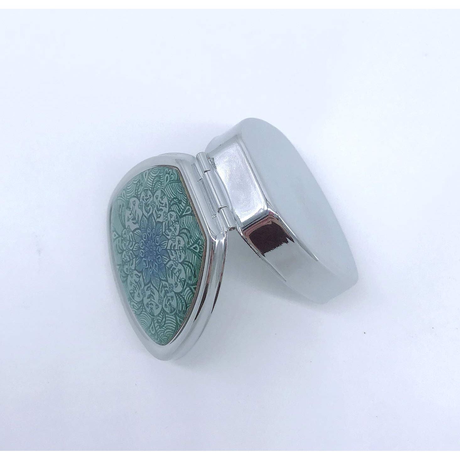 Buy now Pill Box,Green Mandala Pill Case for Purse Pocket Pill Organizer Decorative Boxes Silver Single Compartment Travel Medicine Tablet Holder Wallet at indiglob india
