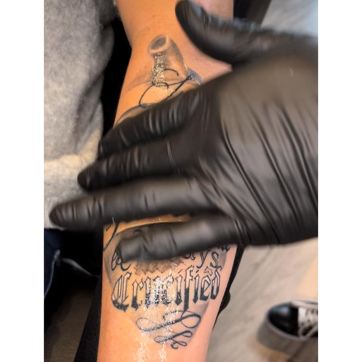 Tattoo Aftercare Sealant Gel - Forms a breathable protective skin-No Adhesives-No Latex-Natural Healing ingredients- Painlessly wash off- No Adverse skin reactions- 8 fl oz