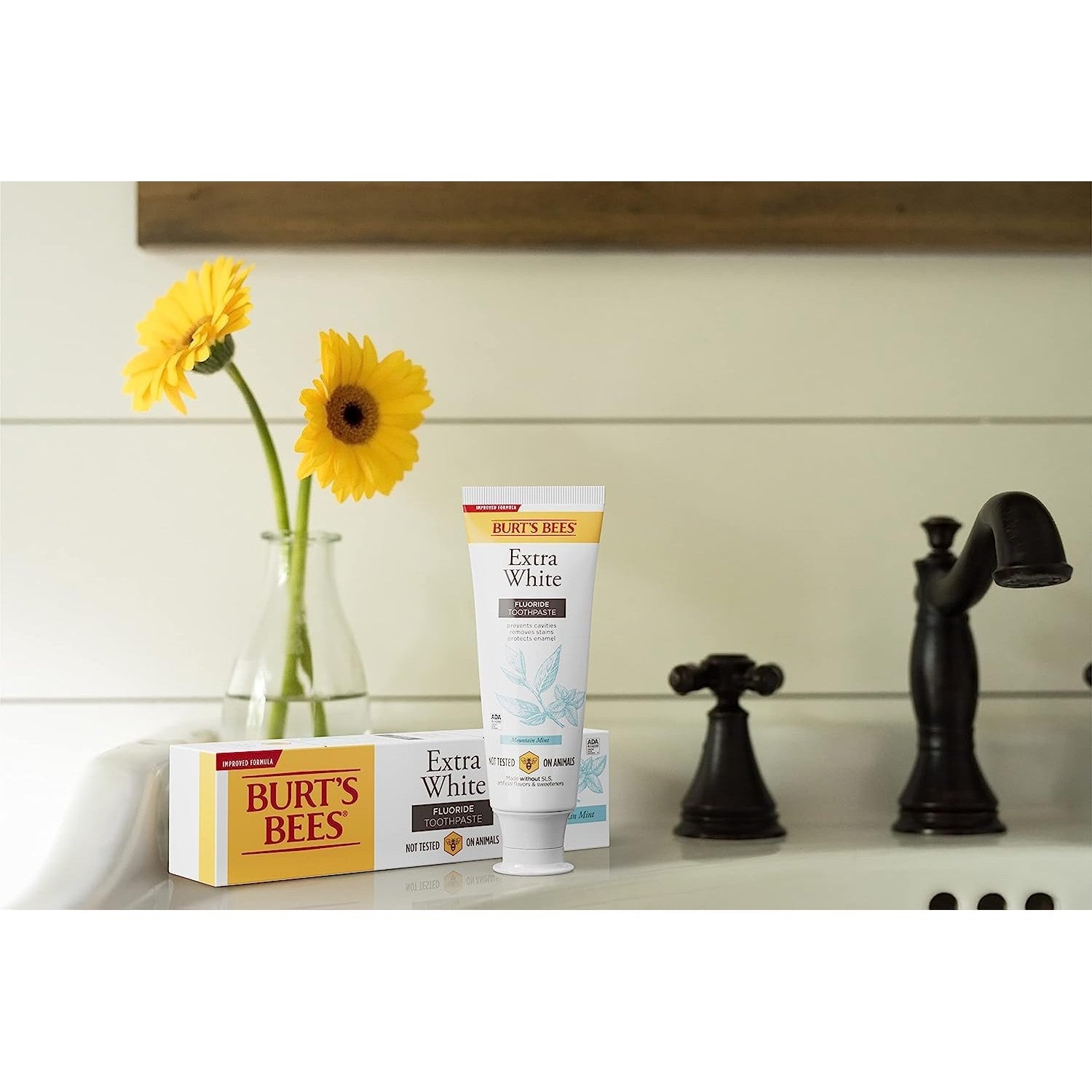 Buy now Burt's Bees Extra White Toothpaste, Fluoride Toothpaste, Natural Flavor, Mountain Mint, 4.7 oz, Pack of 3 at indiglob india