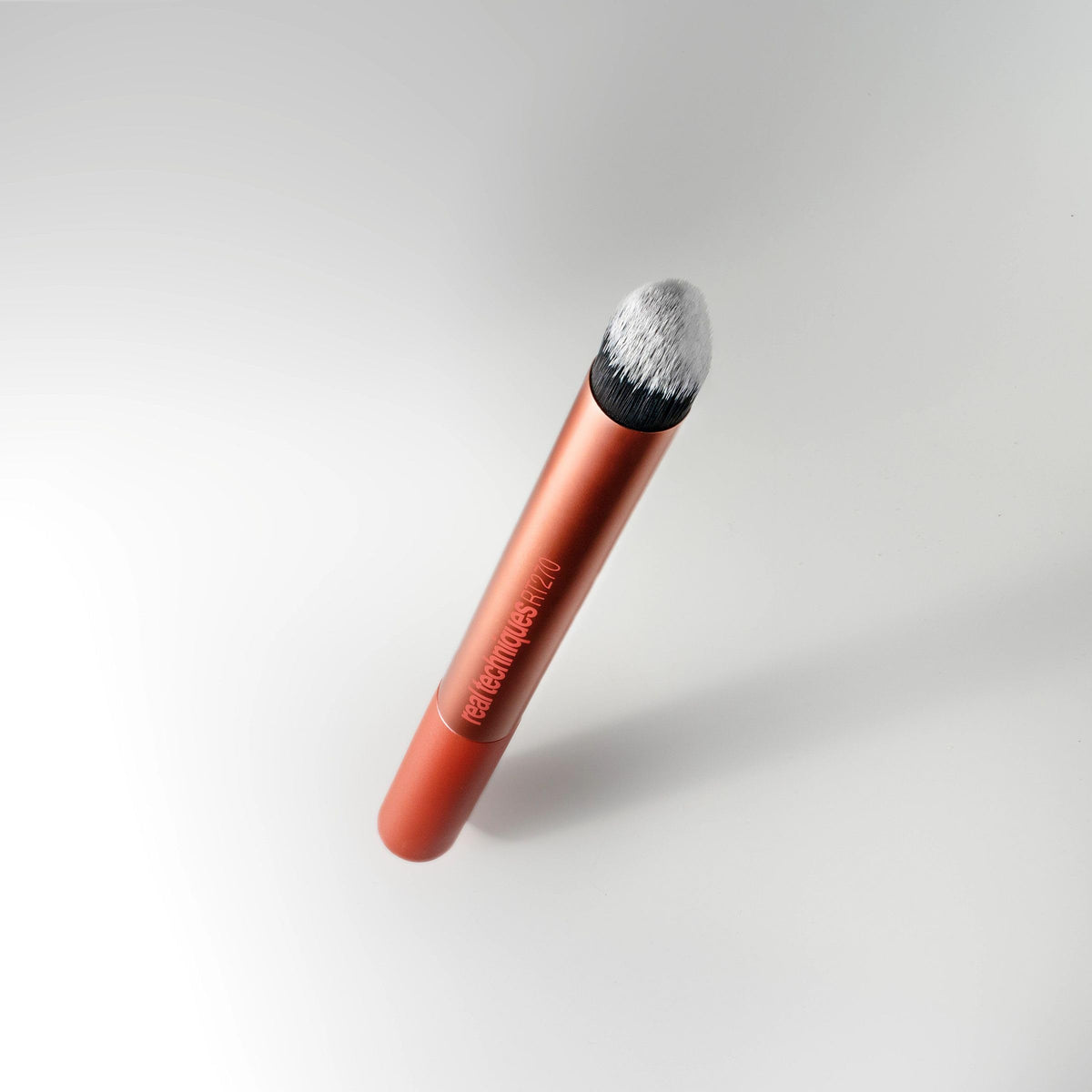 Real Techniques Spot Concealer Brush, Precision Face Makeup Brush