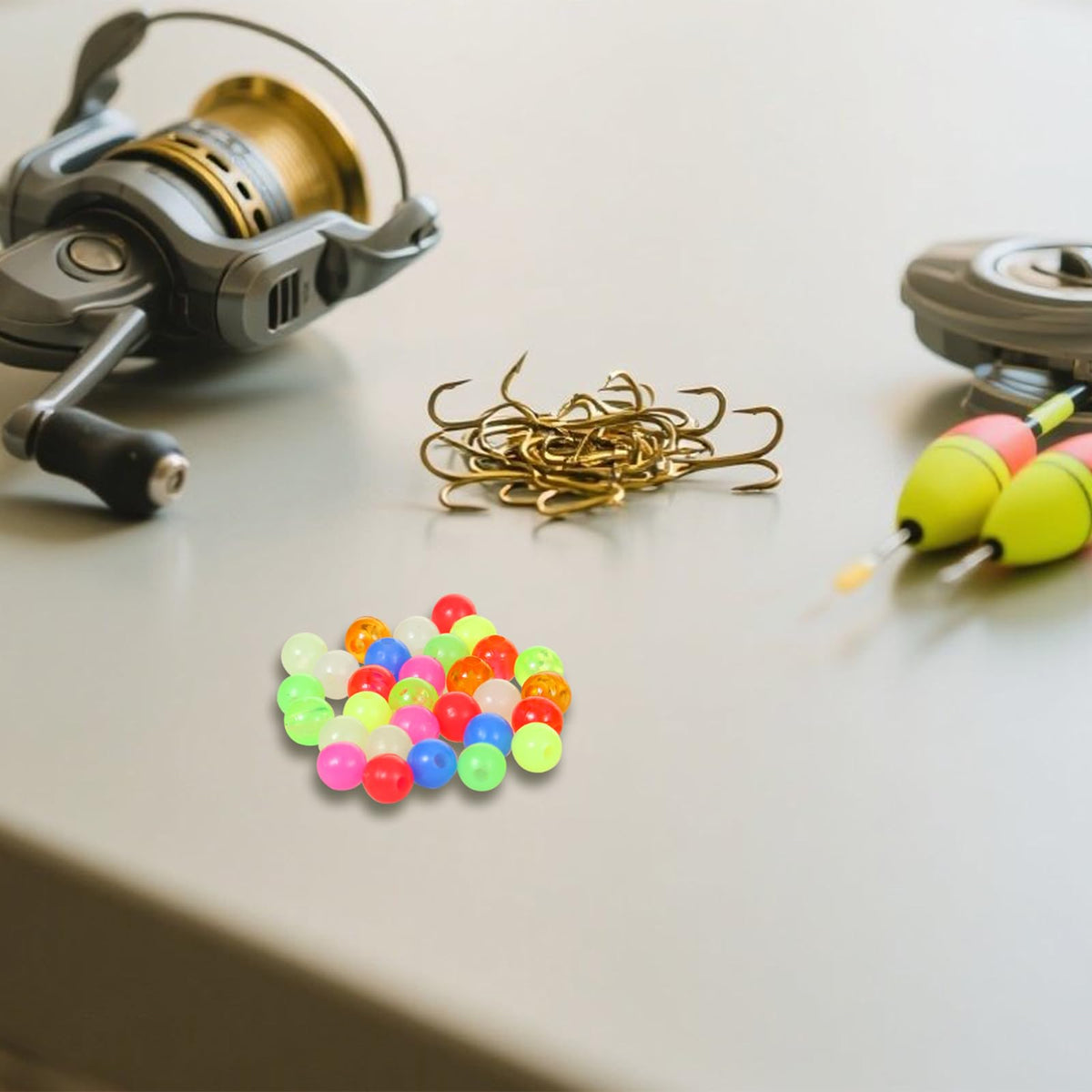 Fishing Beads, 10 Colors Beads for Fishing Rigs, 5mm Glow in the Dark Beads for Fishing in the Dark