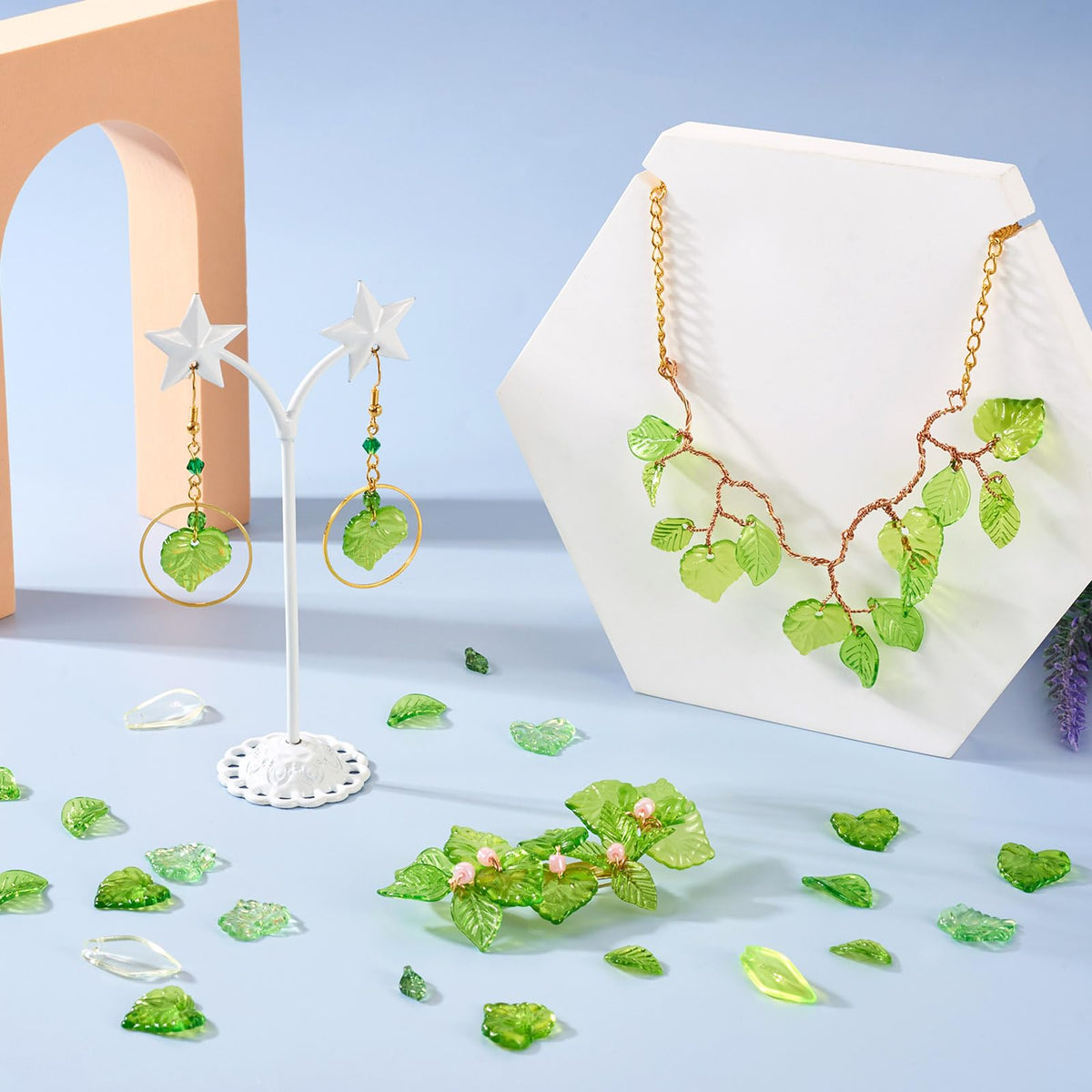 Pandahall 320 Pcs Green Acrylic Leaf Beads Transparent Maple Leaves Pendants Tiny Green Leaf Bead Caps for Jewelry Making DIY Spring Crafts Earring Bracelet