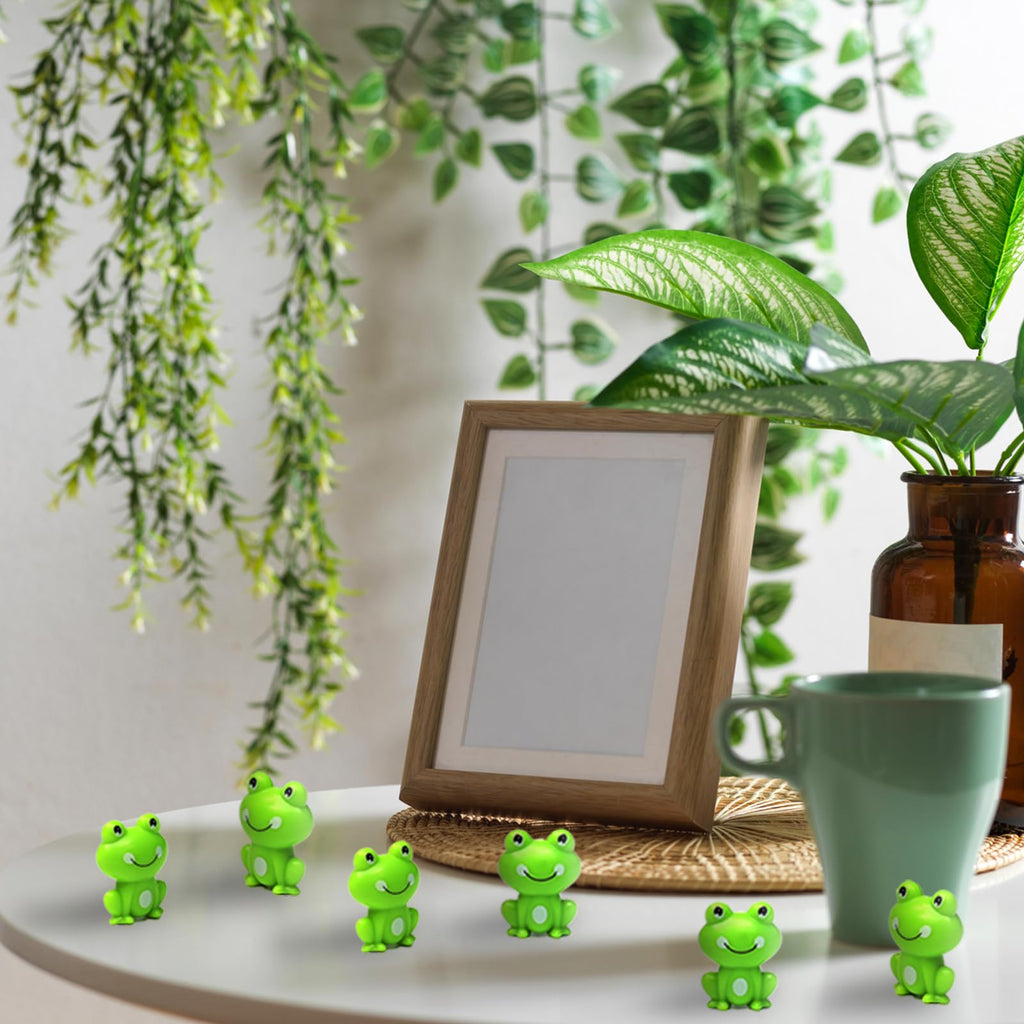 100 Pack Mini Green Plastic Frogs, Small Frog Figurine Tiny Frogs to Hide Fairy Garden Miniature Dollhouse Home Decor Frog Decorations for Party