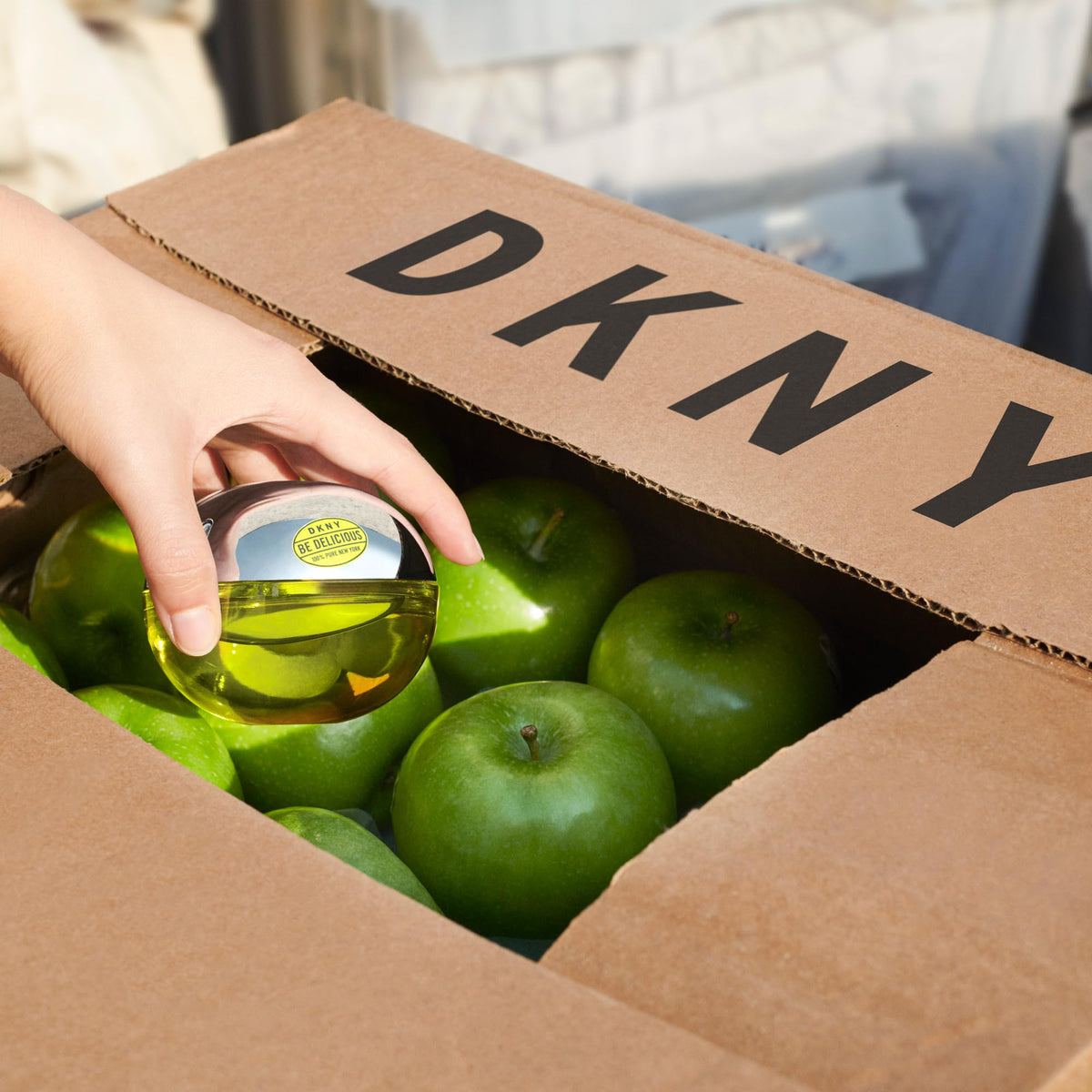 DKNY Be Delicious Discovery Set For Women - Eau de Parfum Mini Spray 0.5 Fl. Oz. & Aluminum Free Deodorant Stick 0.88 Oz.