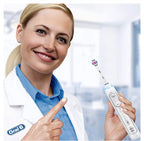 Buy now Oral-B 3D White Toothbrush Heads Pack of 4 Replacement Refills for Electric Rechargeable Toothbrush at indiglob india
