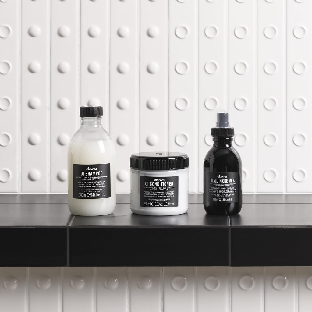 Davines OI All In One Milk, Hair Leave-in Conditioner Multi-Function Spray Treatment - Detangles, Controls Frizz & Heat Protectant - Weightless Antioxidant Roucou Oil Formula