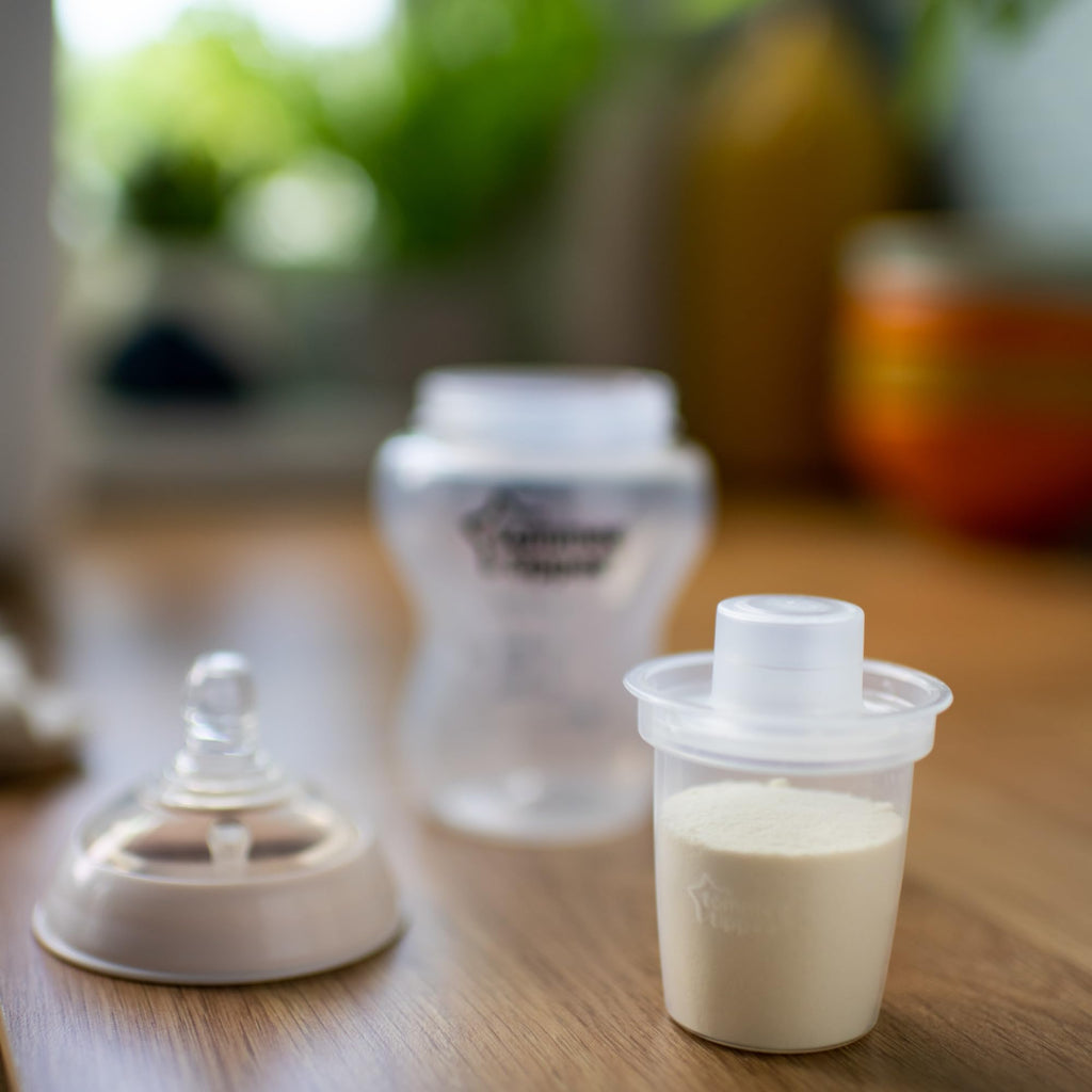 Tommee Tippee Milk Powder Dispensers, Pack of 6, Baby Formula Powder Containers, Ideal for Feeding while Travelling, Fits 8 Scoops per Pot