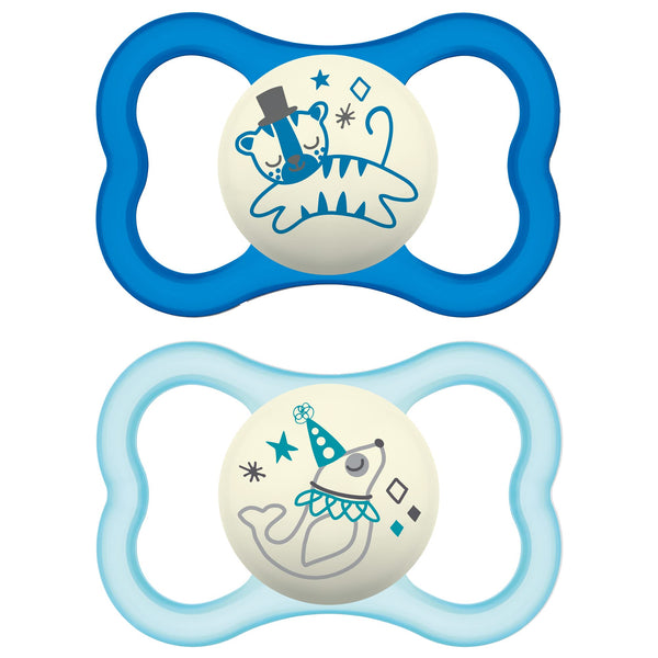 MAM Air Pacifier for Babies 6-16 Months, Extra Air Flow for Sensitive Skin, Glows in The Dark, Developed with Medical Experts, BPA-Free Skin Soft Silicone, 2 Count, with Sterilizer Case