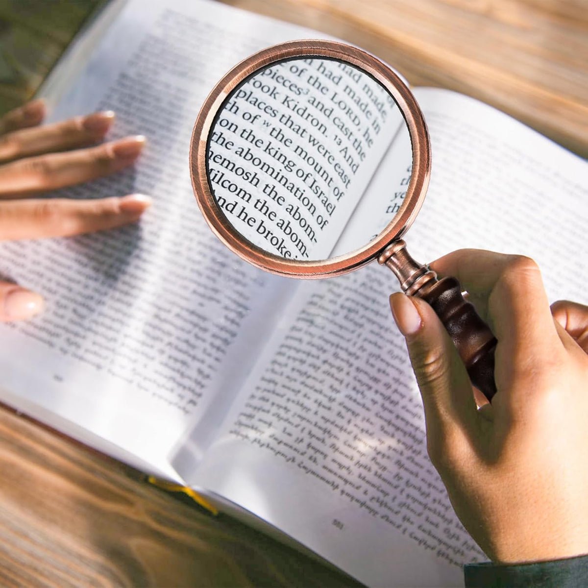 Hiceeden 10X Antique Magnifying Glass, Brass Handheld Magnifier with Wooden Handle, Decorative Reading Magnifying Lens, Vintage Gift for Elderly, Senior