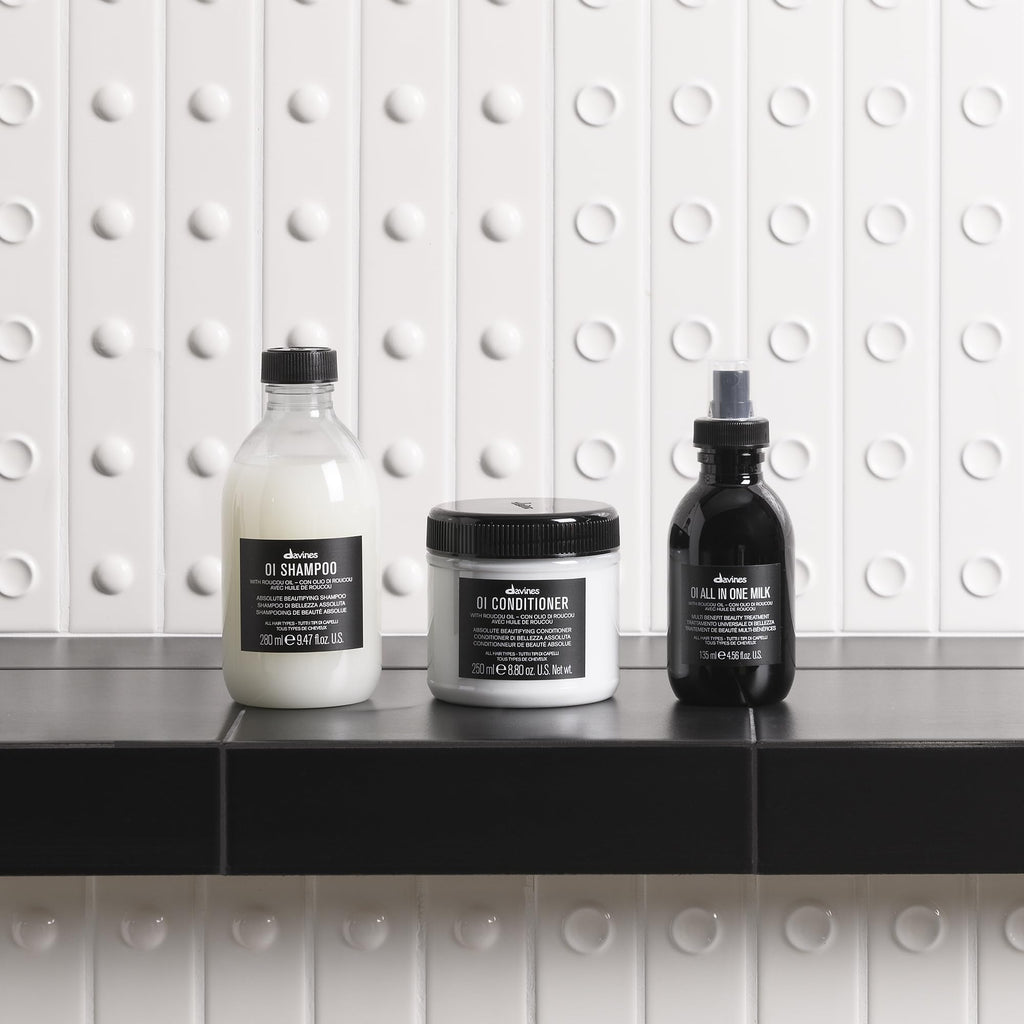 Davines OI Conditioner, Rich Creamy Hydrating Conditioner for All Hair Types - Accelerates Drying, Protects Structure & Adds Shine with Antioxidant Roucou Oil - Softens & Detangles