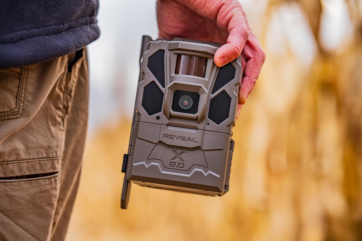 TACTACAM Reveal X Gen 3.0 Cellular Trail Camera - Multi Carrier, HD Photos & Videos, Pre-Installed Antenna, Built-in GPS, Best Battery Life, Low-Glow IR Flash, Fast Trigger Speed + Reveal Solar Panel