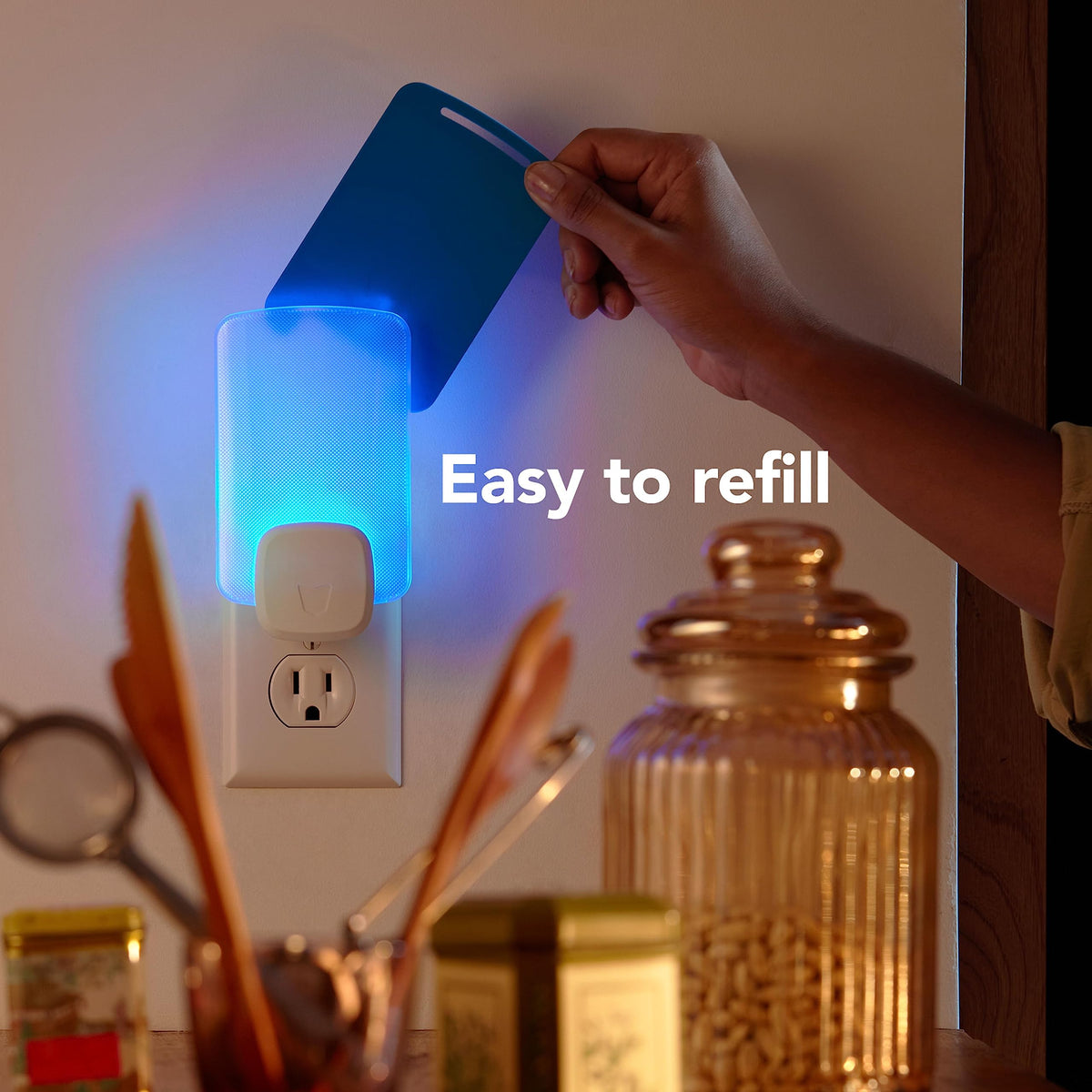 Raid Essentials Flying Insect Light Trap Refills, 2 Light Trap Refill Cartridges, Featuring Light Powered Attraction