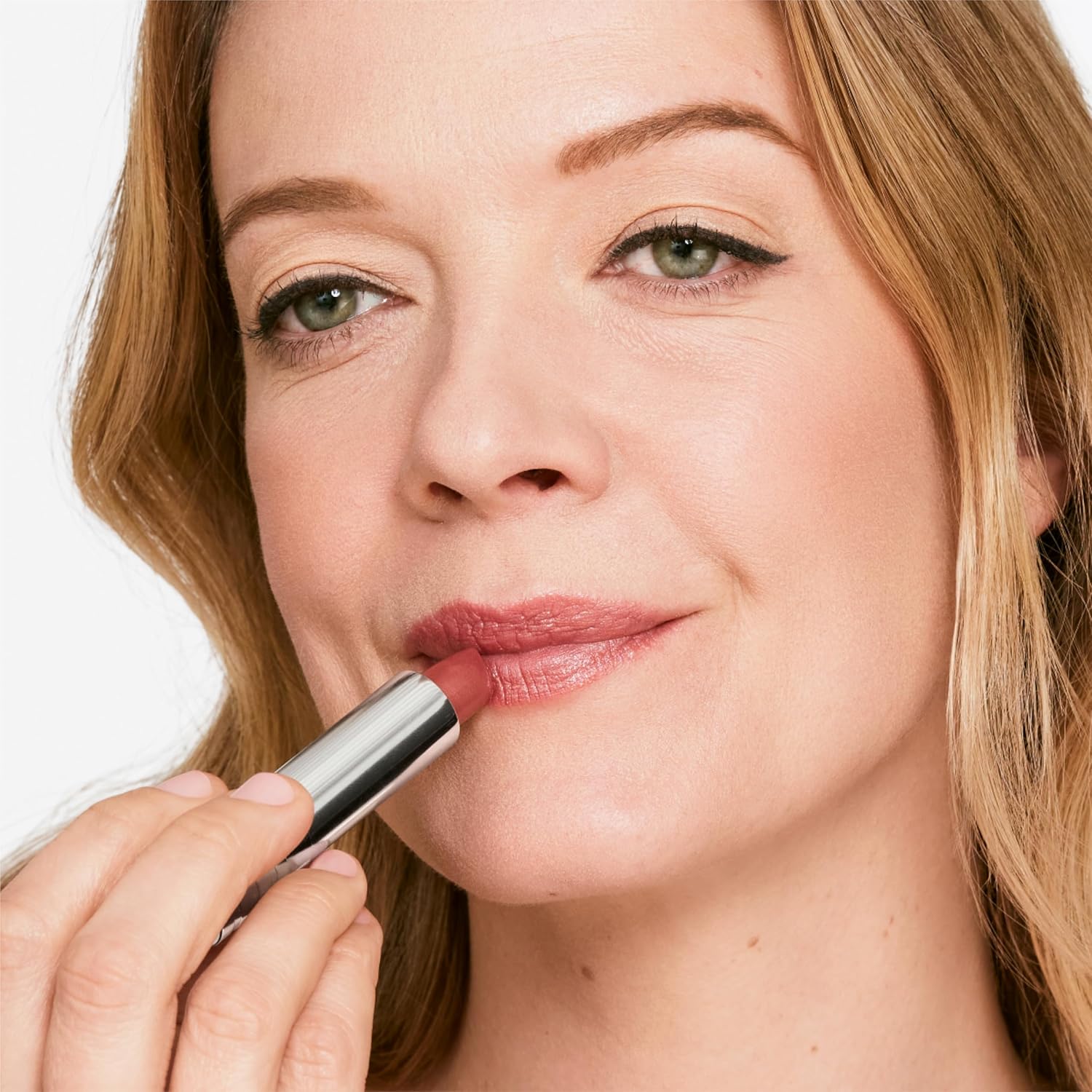 Buy now Clinique Dramatically Different Lipstick Shaping Lip Colour | Long Lasting, Moisturizing + Hydrating | 17 Shades at indiglob india