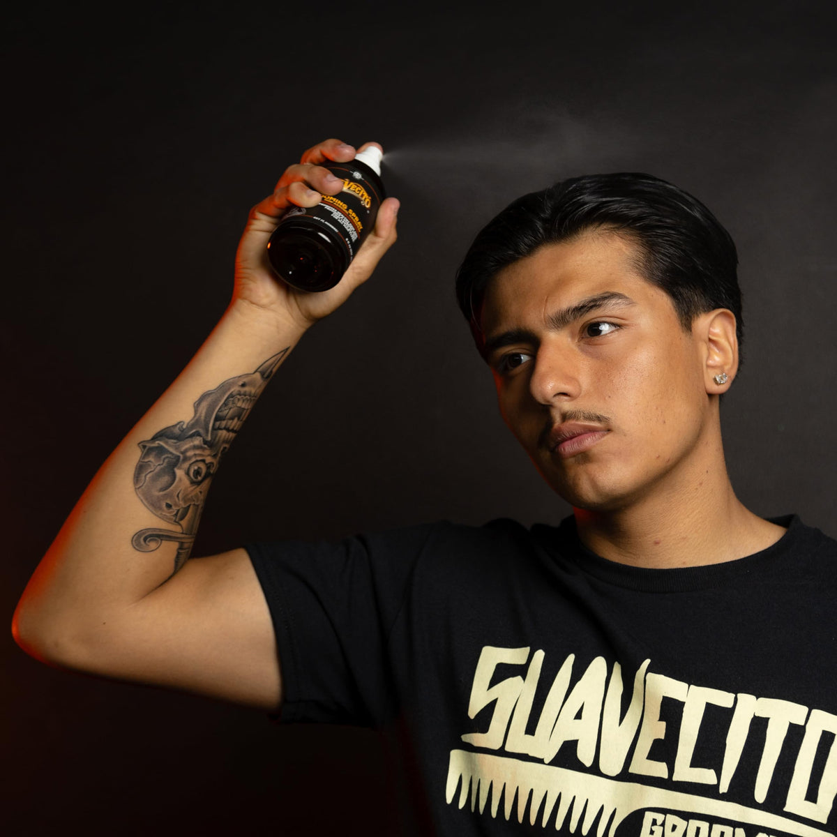 Suavecito Grooming Non-Aerosol Hairspray for Men - 8 oz - Classic Barber Scent, Medium Shine, Strong Hold Hair Spray - Works on all Hair Types & Textures