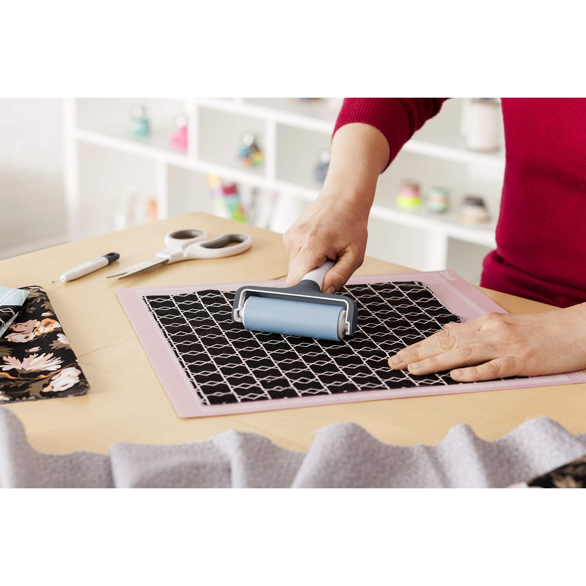 Cricut Brayer, Rubber Roller for Crafts, Works with Fabric, Vinyl, Iron-On & Inking Blocks