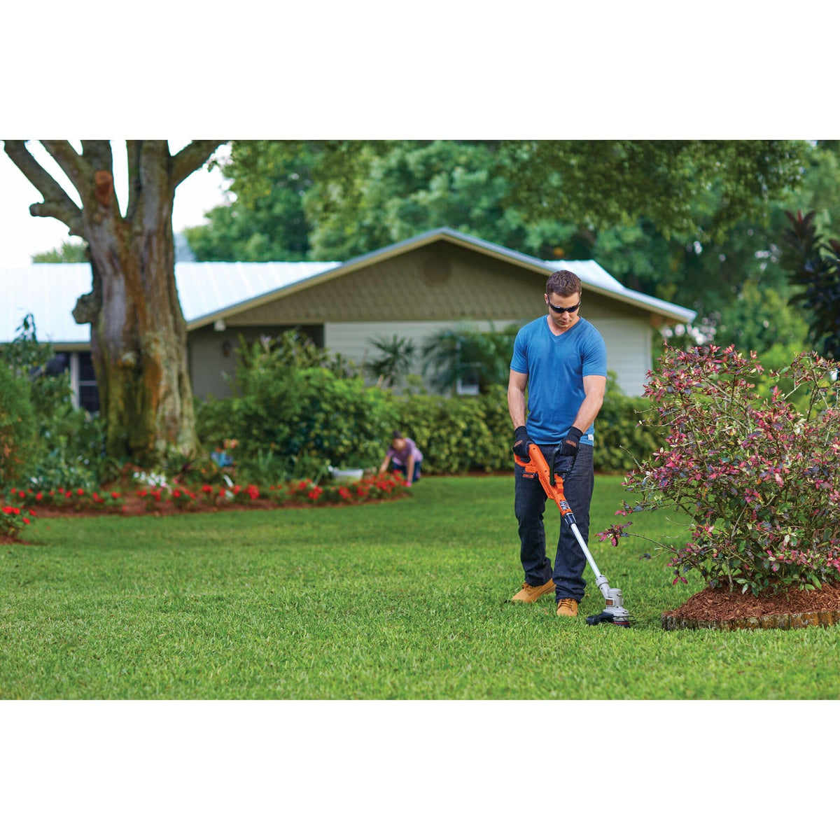 BLACK+DECKER 20V MAX String Trimmer and Edger 2 in 1, Cordless Weed Wacker with Auto Spool Feed, Battery and Charger Included, 12 Inch Steel Deck, Reduced Vibration (LST300)