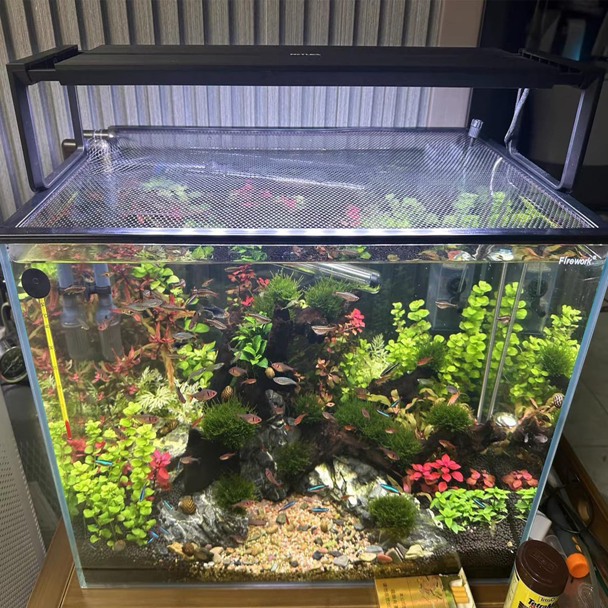 Magnetic Aquarium lid Fish Tank Hood top Cover Anti-Jumping net Cover mesh to Protect Fishs Jumping Out of Fishes Tank Hoods