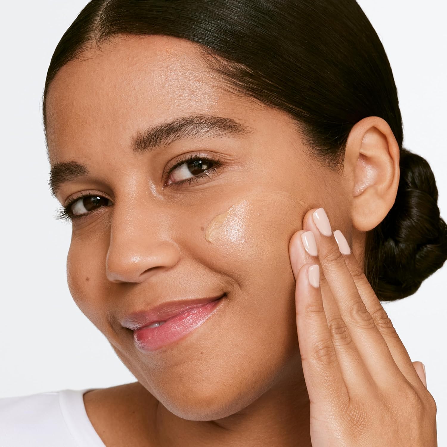 Buy now Clinique Moisture Surge Sheertint Hydrator Hydrating Tinted Moisturizer Broad Spectrum SPF 25 With Hyaluronic Acid + Aloe Water For All Skin Types | Sheer Coverage, Natural Finish at indiglob india