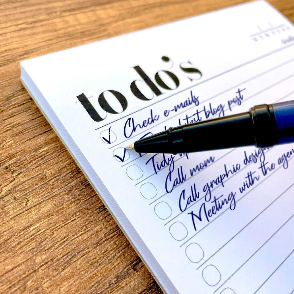 HADIGU To Do List Notepad A5 Size (8.3"x5.8") Premium Thick Paper With Cardboard Back Support, Undated Daily Planner Notepad, Daily To Do List Notebook, Ruled Pages, Checkboxes, Deadline Column.