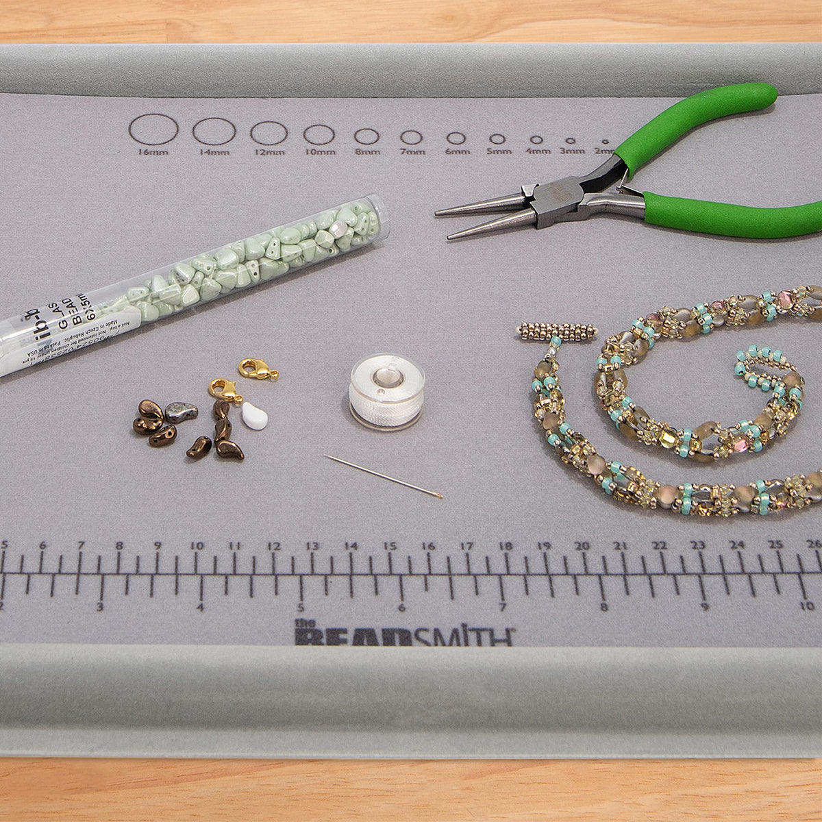 The Beadsmith Treasure Mat Tray and Mat