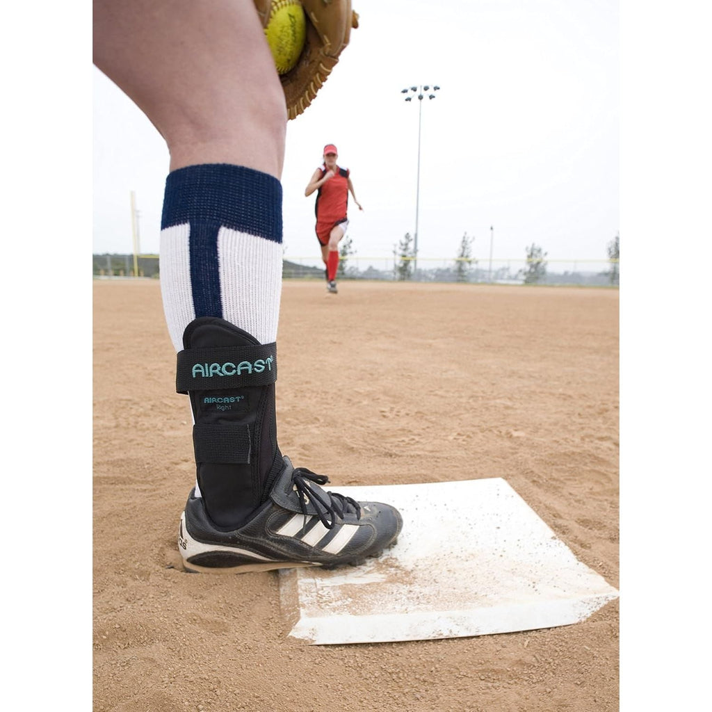 Buy now Aircast AirSport Ankle Support Brace, Right Foot, Medium at indiglob india