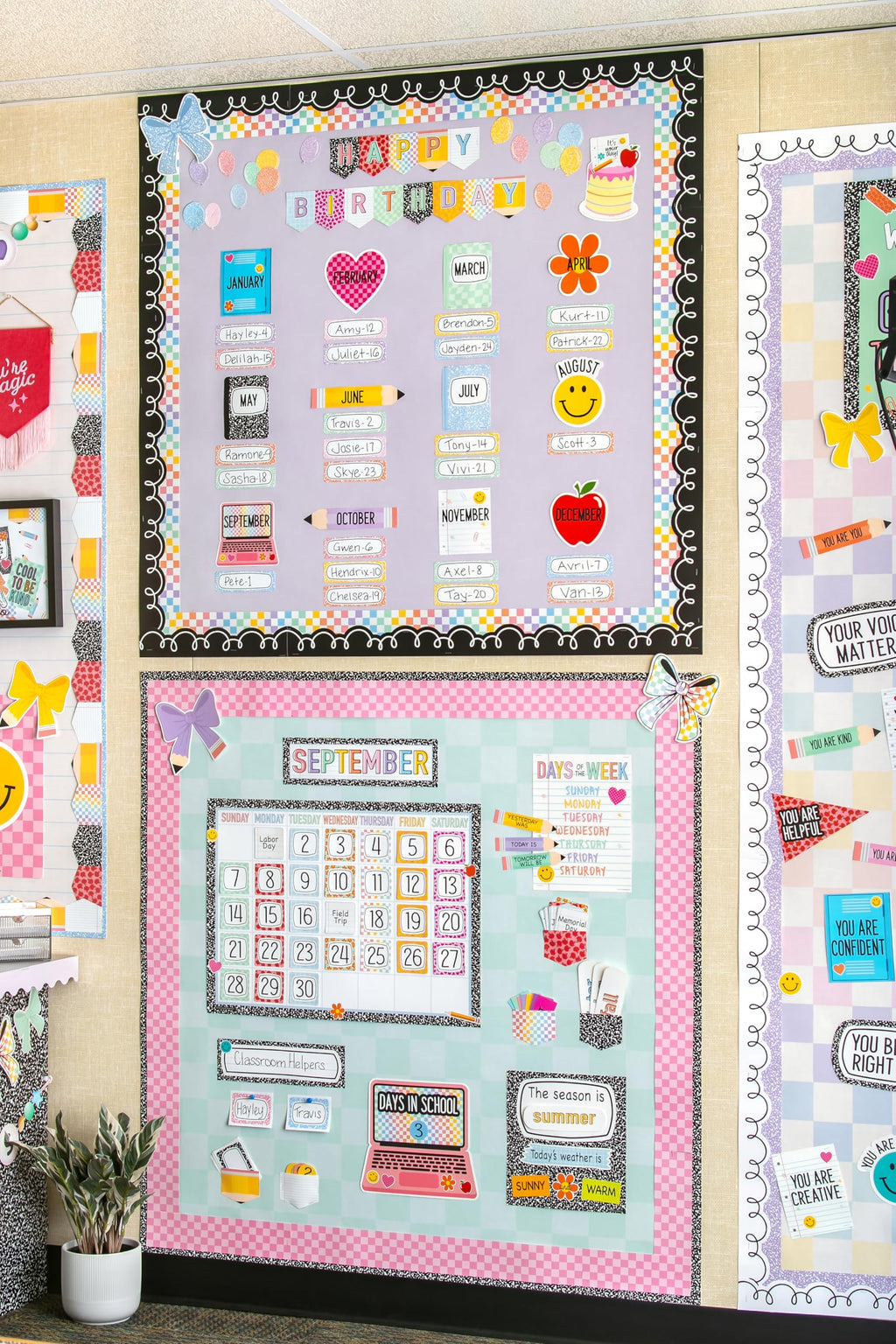 Teacher Created Resources Black with White Squiggles Die-Cut Rolled Border Trim - 50ft - Decorate Bulletin Boards, Walls, Desks, Windows, Doors, Lockers, Schools, Classrooms, Homeschool & Offices