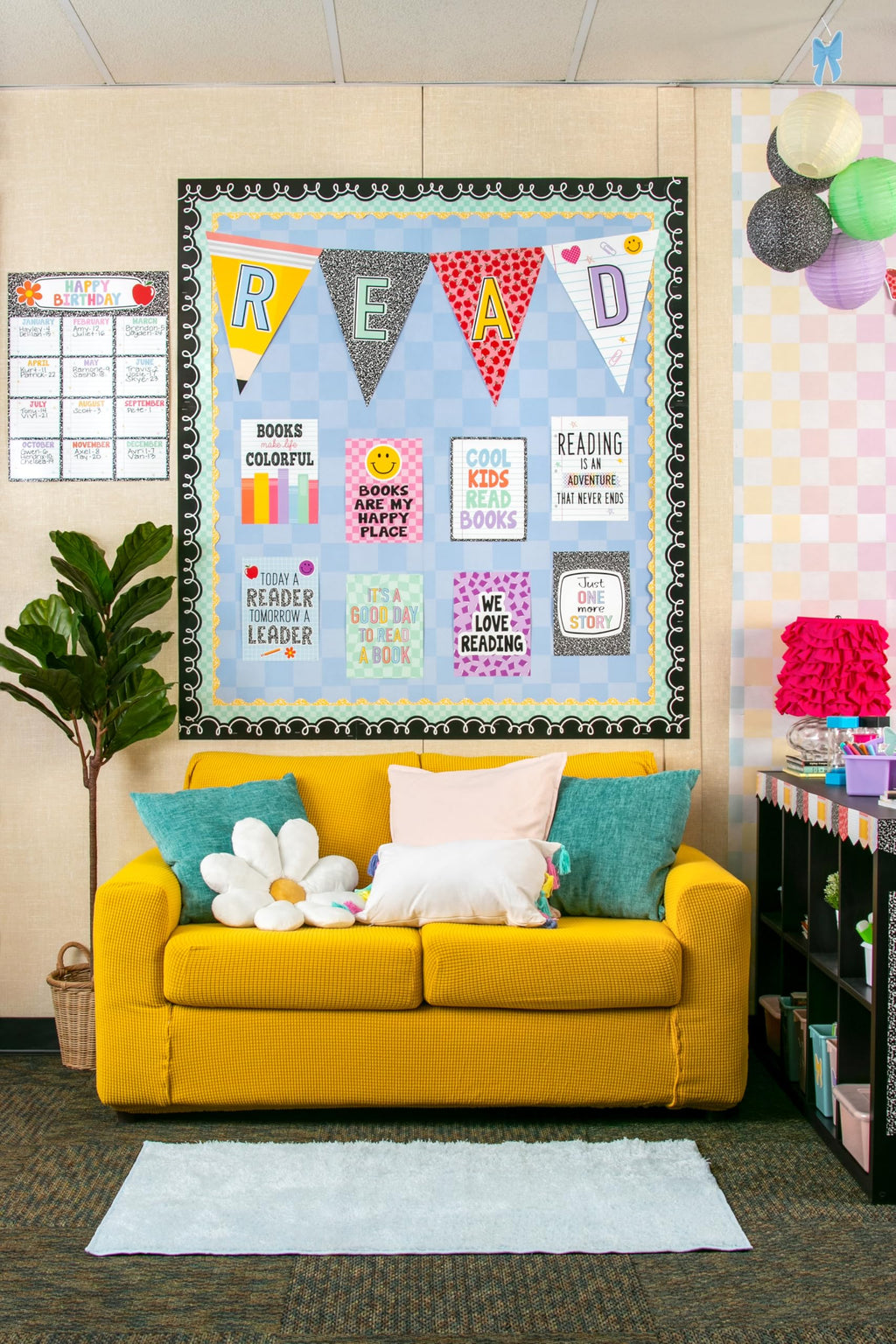 Teacher Created Resources Black with White Squiggles Die-Cut Rolled Border Trim - 50ft - Decorate Bulletin Boards, Walls, Desks, Windows, Doors, Lockers, Schools, Classrooms, Homeschool & Offices