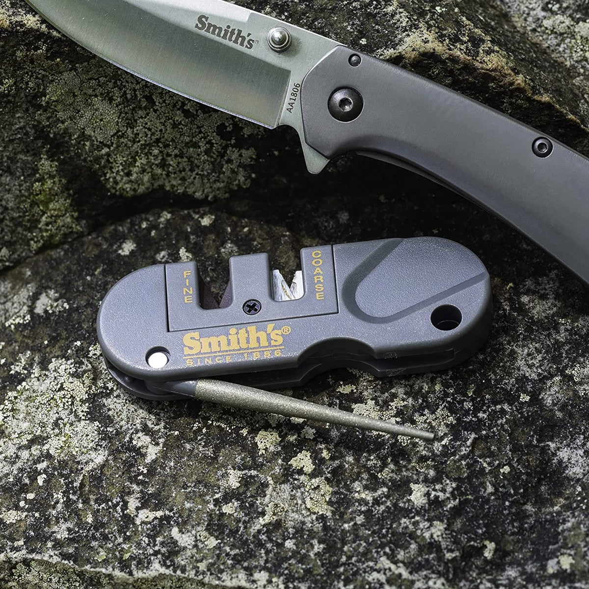 Smith's PP1 Pocket Pal Knife Sharpener Preset Carbide & Ceramic Stone Sharpeners Fold-Out Diamond Coated Rod Outdoor Hunting Knife & Hook Sharpener, Handheld, Compact, Lightweight, Multiuse