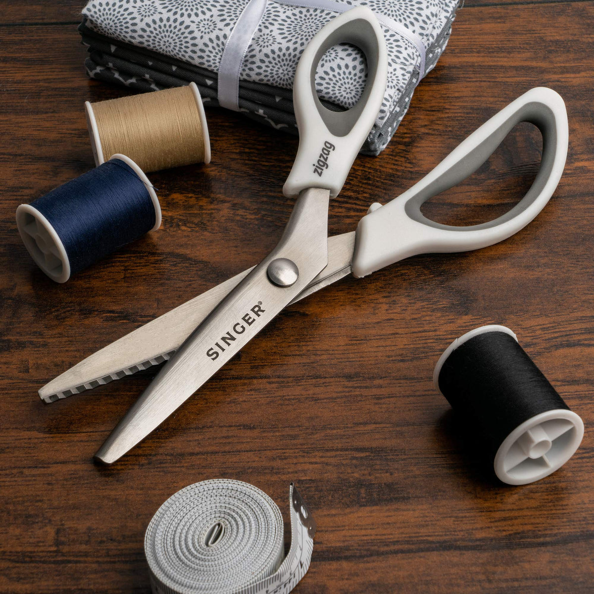 SINGER 9" Pinking Shears, Stainless Steel No-Fray Zigzag Edge