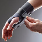 FUTURO Compression Stabilizing Wrist Brace, Breathable, Small/Medium