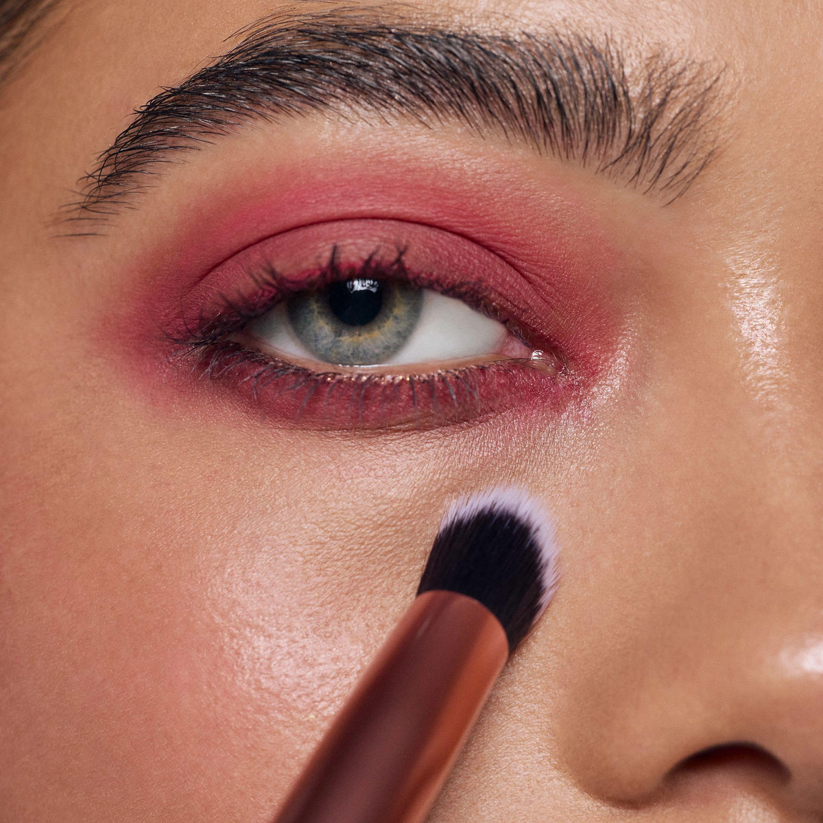 Real Techniques Spot Concealer Brush, Precision Face Makeup Brush
