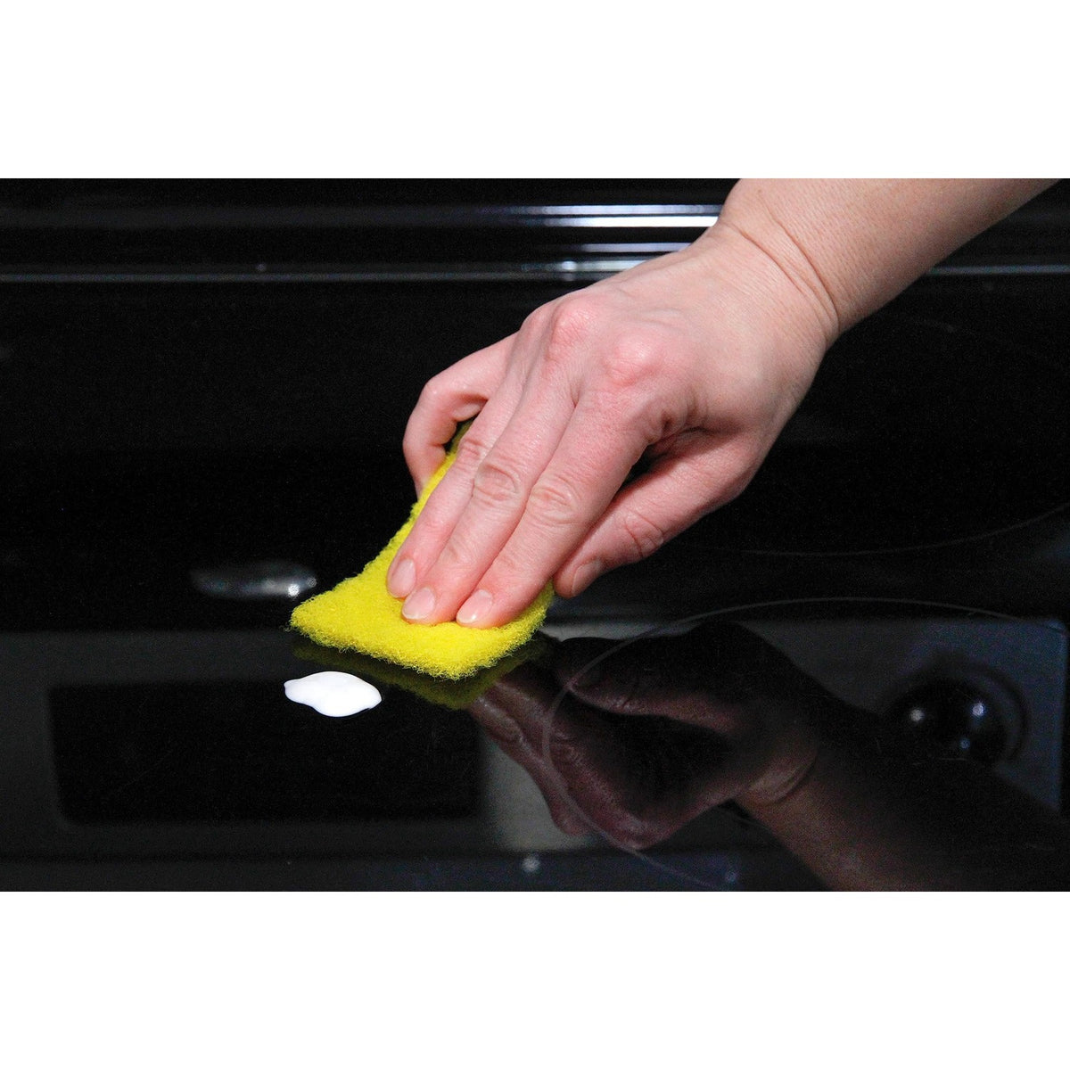 Experience premium imported Cerama Bryte Cleaning Pads, perfect for effortless cleaning. Available at Curat Cart.