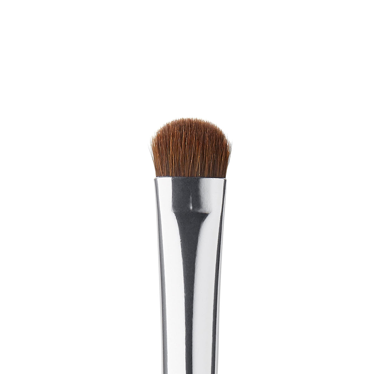 Discover the e.l.f. Small Eyeshadow Brush, perfect for precise application. Available in India, order online today.