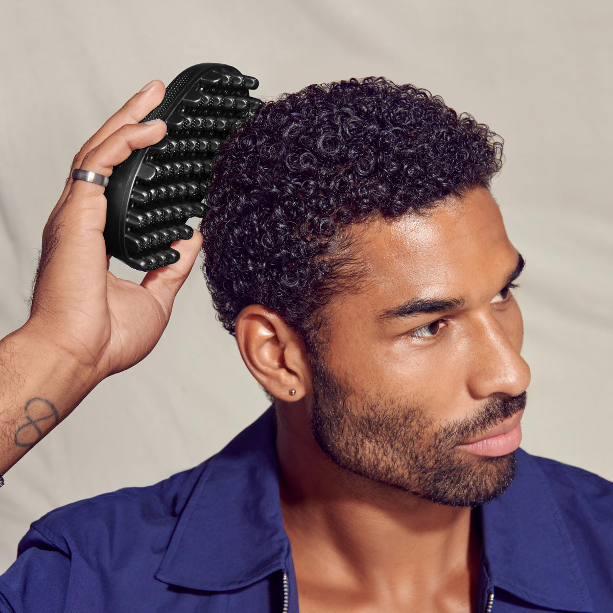 Elevate your styling with the KISS Twist King Tool, 100% Authentic and available in India at Curat Cart.