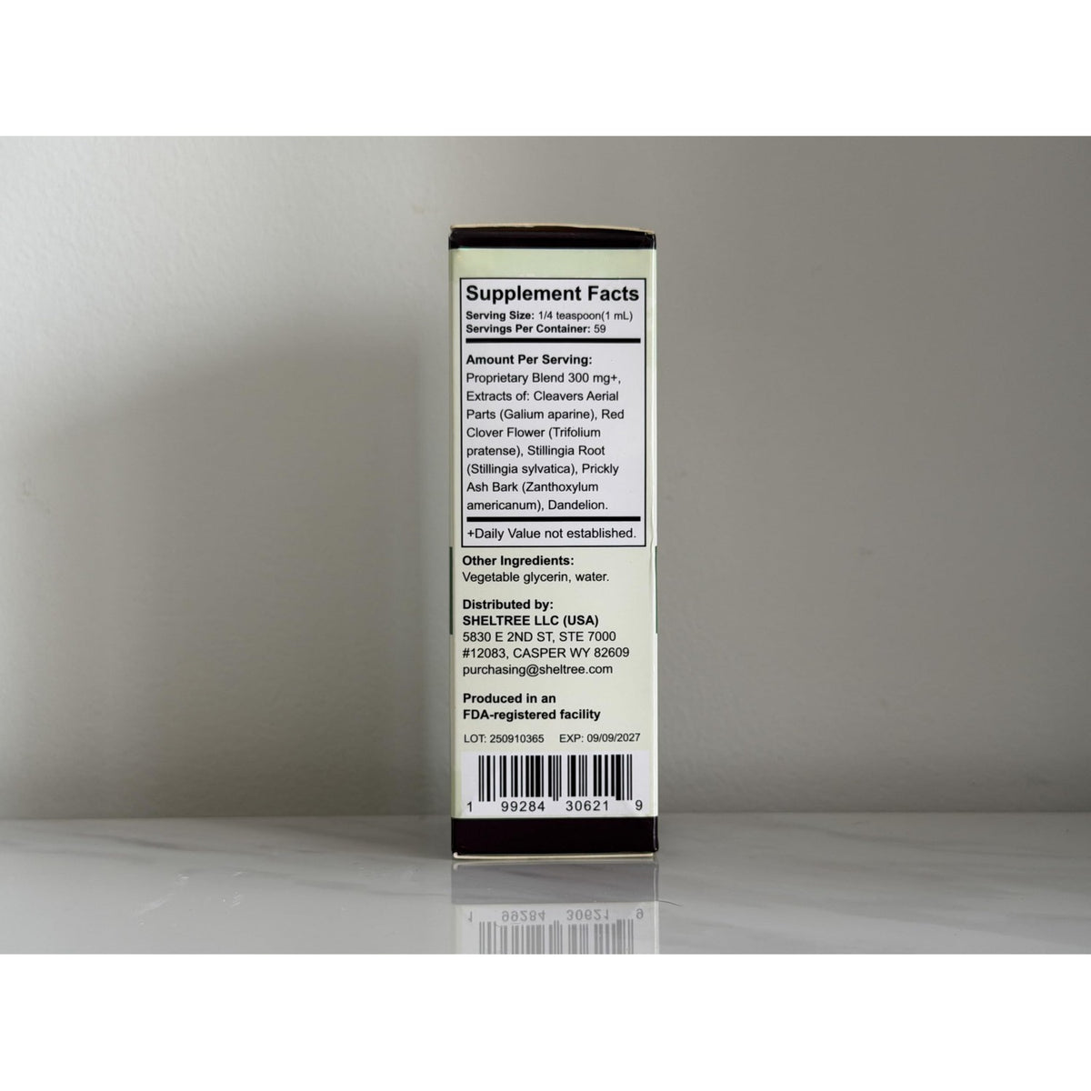 Discover the exclusive Lymphatic Drainage Drops, curated by Curat Cart, featuring essential supplement facts for wellness.
