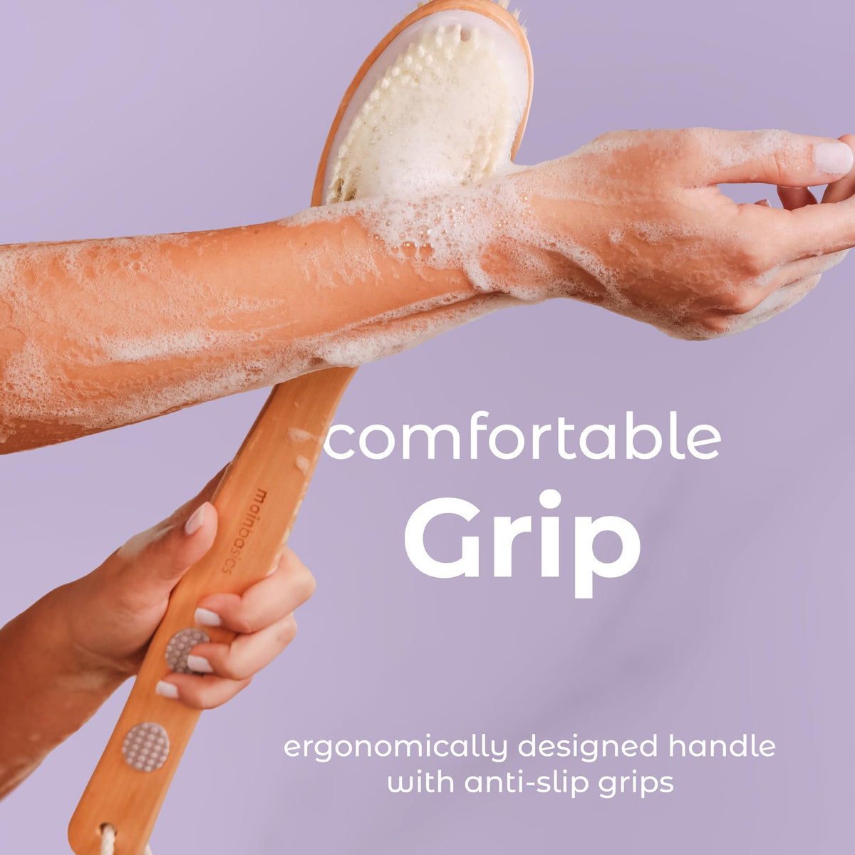 MainBasics Back Scrubber Shower Brush, L features an ergonomic handle with anti-slip grips. Order online for easy bathing.