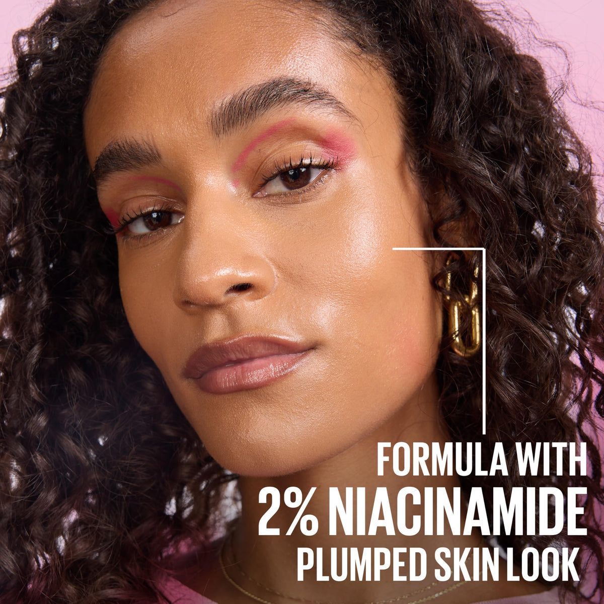 Maybelline Grippy Serum Primer showcased on a model, highlighting its 2% niacinamide for a plumped skin look.