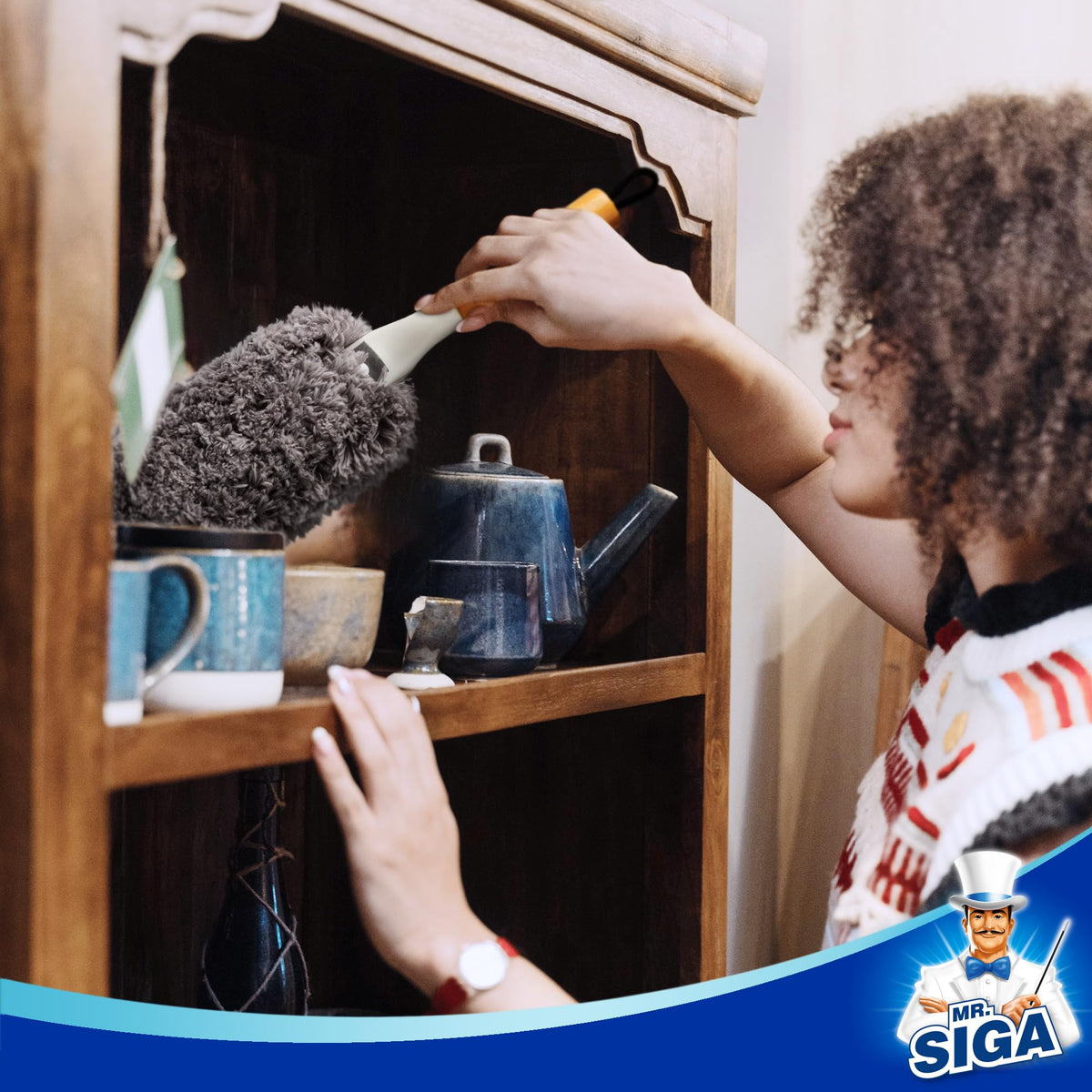 Effortlessly clean with MR.SIGA Microfiber Duster, 100% Authentic and available at Curat Cart in India.