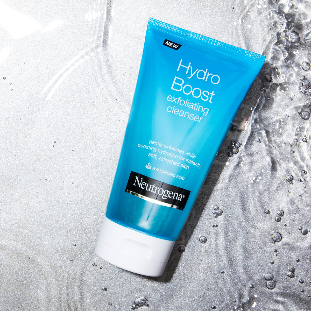 Neutrogena Hydro Boost exfoliating cleanser, specially curated by Curat Cart, hydrates and refreshes skin with gentle exfoliation.