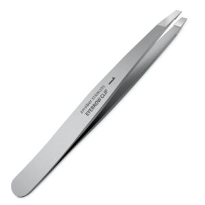 Discover premium imported slant eyebrow tweezers from Curat Cart, designed for precision and professional grooming. Perfect for flawless brows.