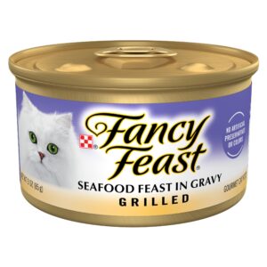 Purina Fancy Feast Grilled Seafood is a premium imported cat food in gravy, available at Curat Cart for your feline's delight.